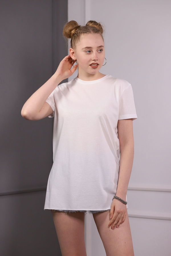 Bisiklet Yaka Yırtmaçlı T-shirt Beyaz Bisiklet Yaka Yırtmaçlı T-shirt Beyaz