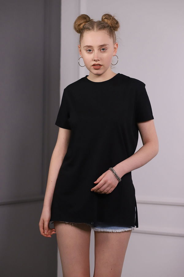 Bisiklet Yaka Yırtmaçlı T-shirt SIYAH Bisiklet Yaka Yırtmaçlı T-shirt SIYAH