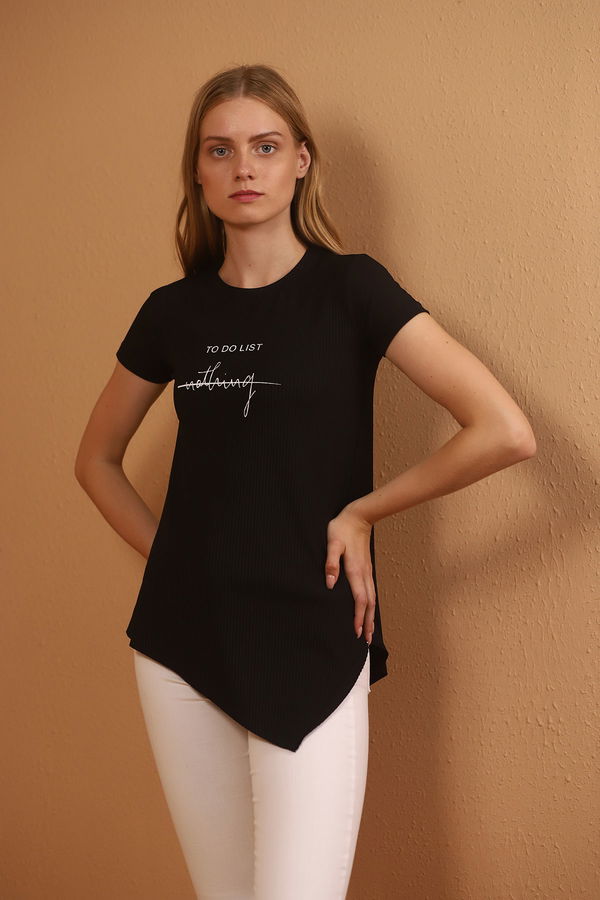 Gabria Asimetrik Kesim Baskılı T-shirt Gabria Asimetrik Kesim Baskılı T-shirt