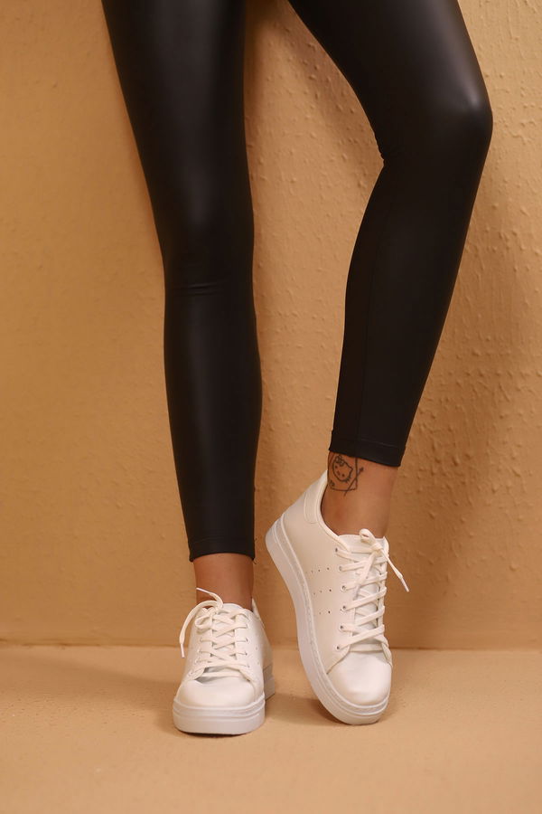 Bağcıklı Kadın Spor Ayakkabı Bağcıklı Kadın Spor Ayakkabı