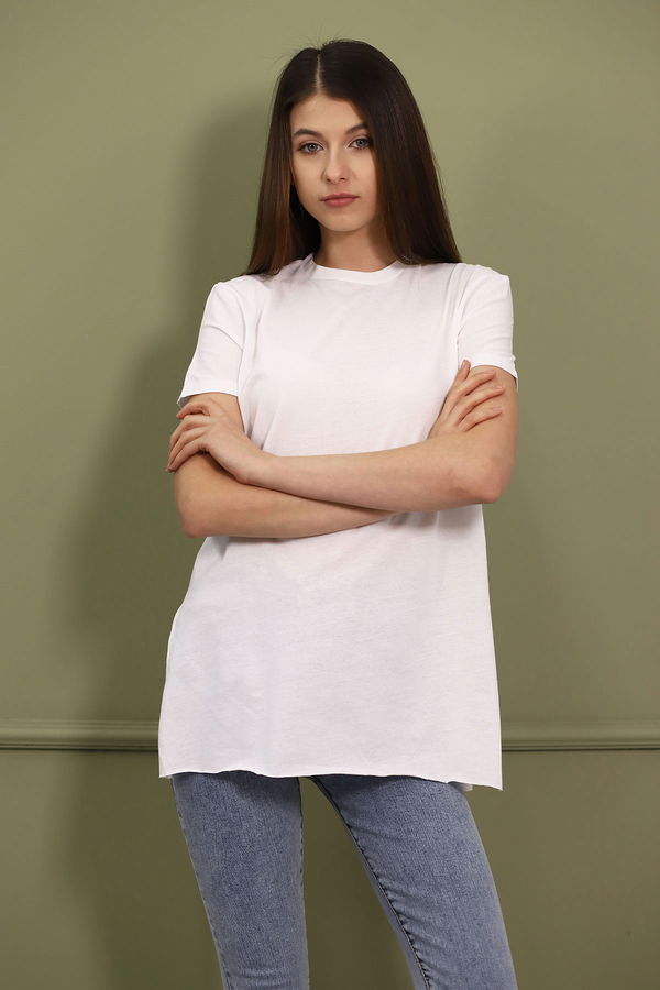 Bisiklet Yaka Yırtmaçlı T-shirt Beyaz Bisiklet Yaka Yırtmaçlı T-shirt Beyaz