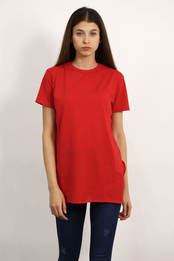 Bisiklet Yaka Yırtmaçlı T-shirt Kırmızı Bisiklet Yaka Yırtmaçlı T-shirt Kırmızı