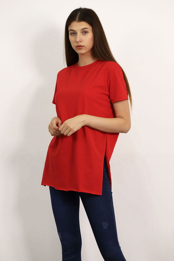 Bisiklet Yaka Yırtmaçlı T-shirt Kırmızı Bisiklet Yaka Yırtmaçlı T-shirt Kırmızı