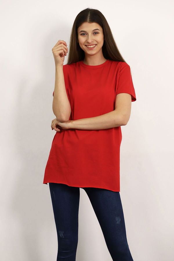 Bisiklet Yaka Yırtmaçlı T-shirt Kırmızı Bisiklet Yaka Yırtmaçlı T-shirt Kırmızı