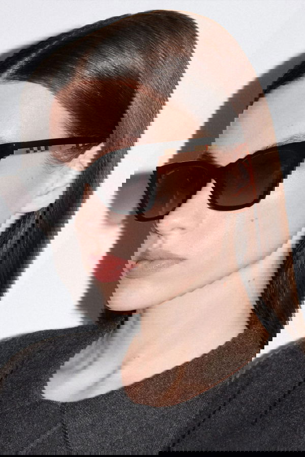 Burberry Kadın Güneş Gözlüğü SİYAH Burberry Kadın Güneş Gözlüğü SİYAH