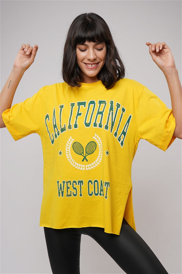 Gabria California Baskılı Yırtmaçlı T-shirt