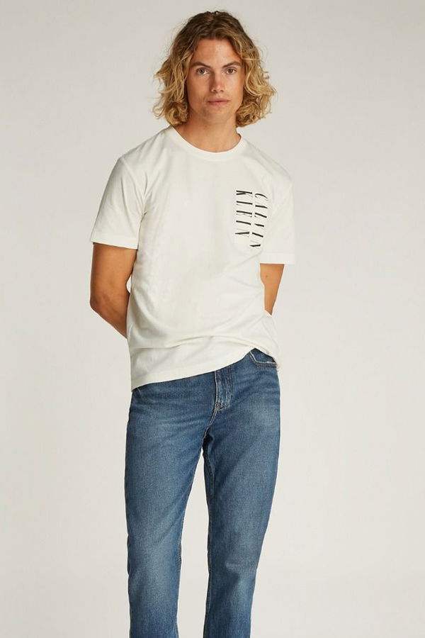 Calvin Klein Bisiklet Yaka Erkek T-shirt Beyaz Calvin Klein Bisiklet Yaka Erkek T-shirt Beyaz