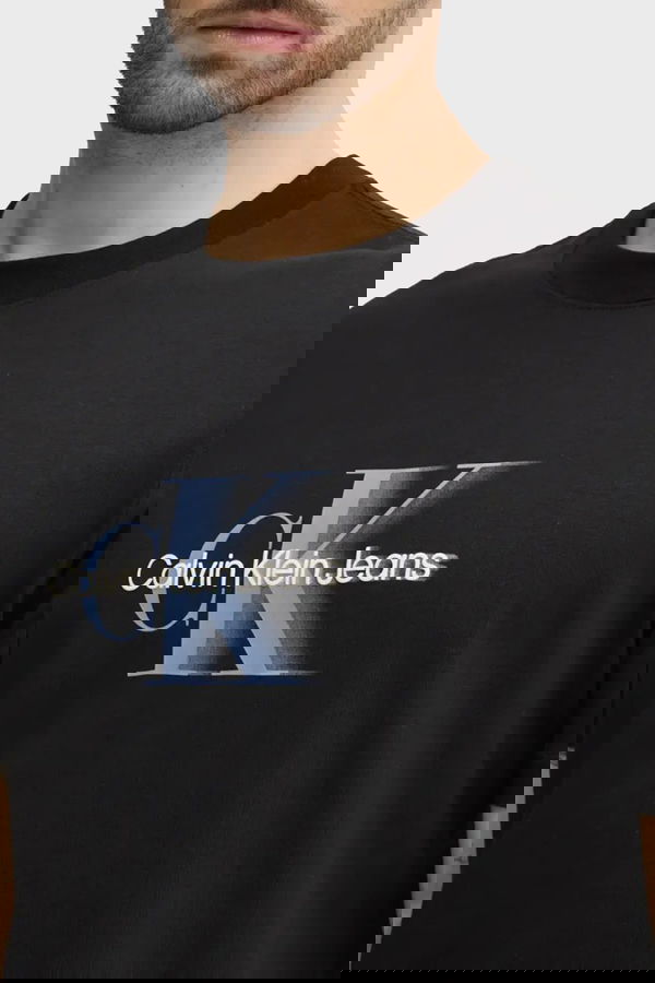Calvin Klein Bisiklet Yaka Erkek T-shirt SİYAH Calvin Klein Bisiklet Yaka Erkek T-shirt SİYAH