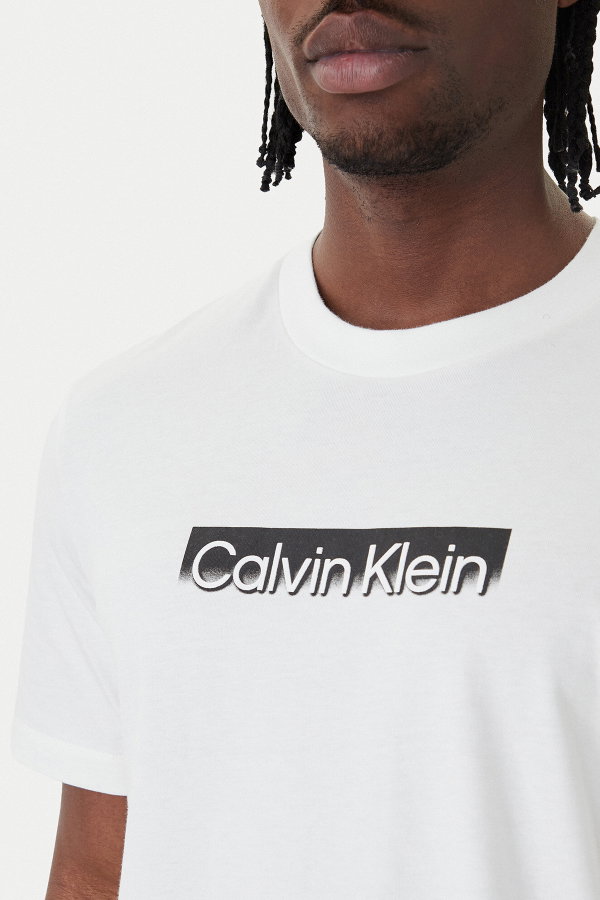 Calvin Klein Erkek Bisiklet Yaka T-shirt BEYAZ