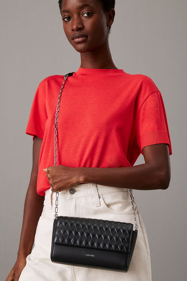 Calvin Klein Kadın Çapraz Çanta SIYAH Calvin Klein Kadın Çapraz Çanta SIYAH