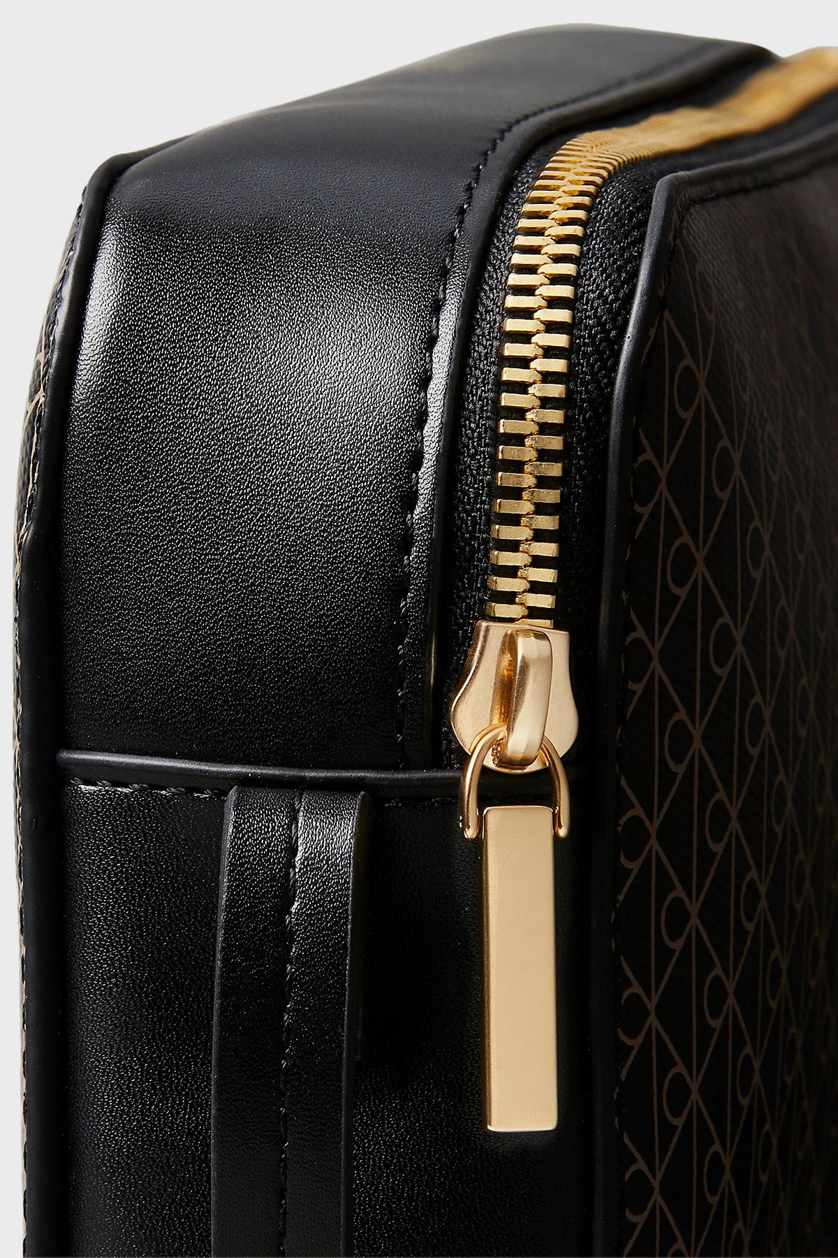 Calvin Klein Kadın Çanta SIYAH