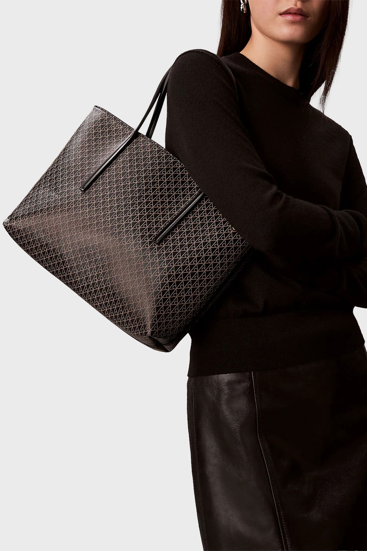 Calvin Klein Kadın Omuz Çanta SIYAH