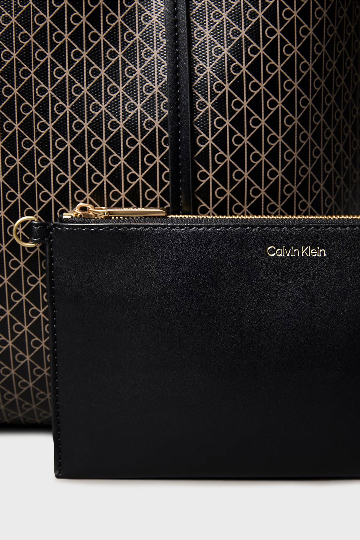 Calvin Klein Kadın Omuz Çanta SIYAH