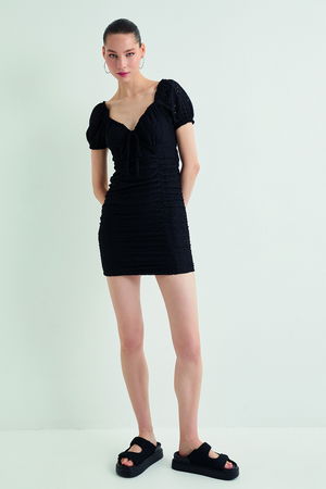 Koton Balon Kol Mini Elbise SİYAH Koton Balon Kol Mini Elbise SİYAH