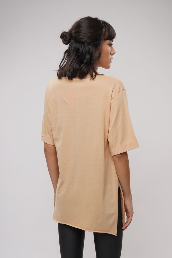 Baskılı Yan Yırtmaçlı T-shirt BEJ Baskılı Yan Yırtmaçlı T-shirt BEJ