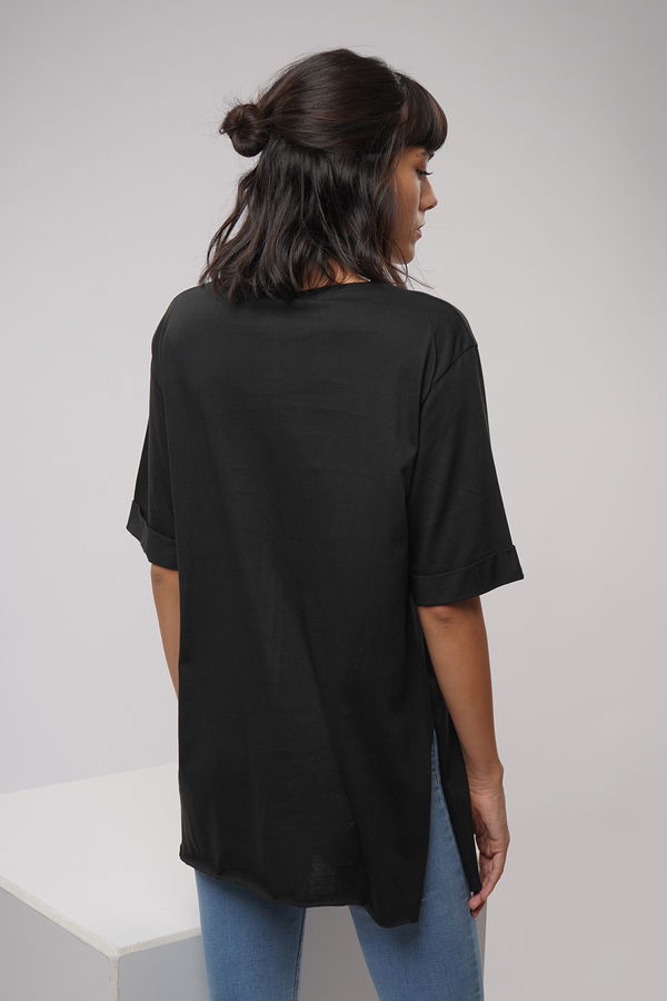 Gabria Baskılı Yan Yırtmaçlı T-shirt Gabria Baskılı Yan Yırtmaçlı T-shirt