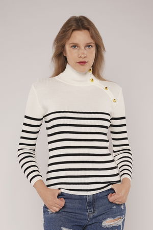 Gabria Düğmali Yarım Balıkçı Kazak EKRU Gabria Düğmali Yarım Balıkçı Kazak EKRU