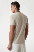 Guess Baskılı Erkek T-shirt KUM