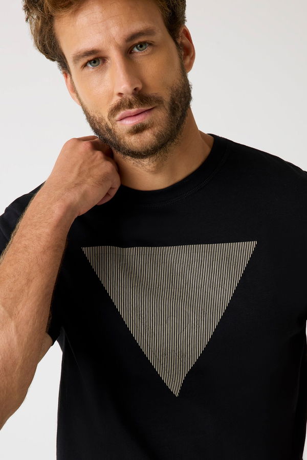 Guess Baskılı Erkek T-shirt SIYAH Guess Baskılı Erkek T-shirt SIYAH