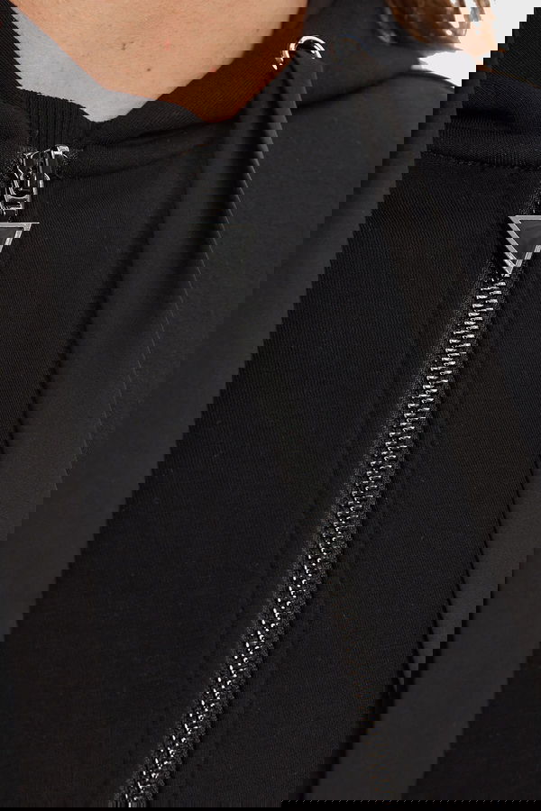 Guess Kadın Fermuarlı Sweatshirt SIYAH Guess Kadın Fermuarlı Sweatshirt SIYAH