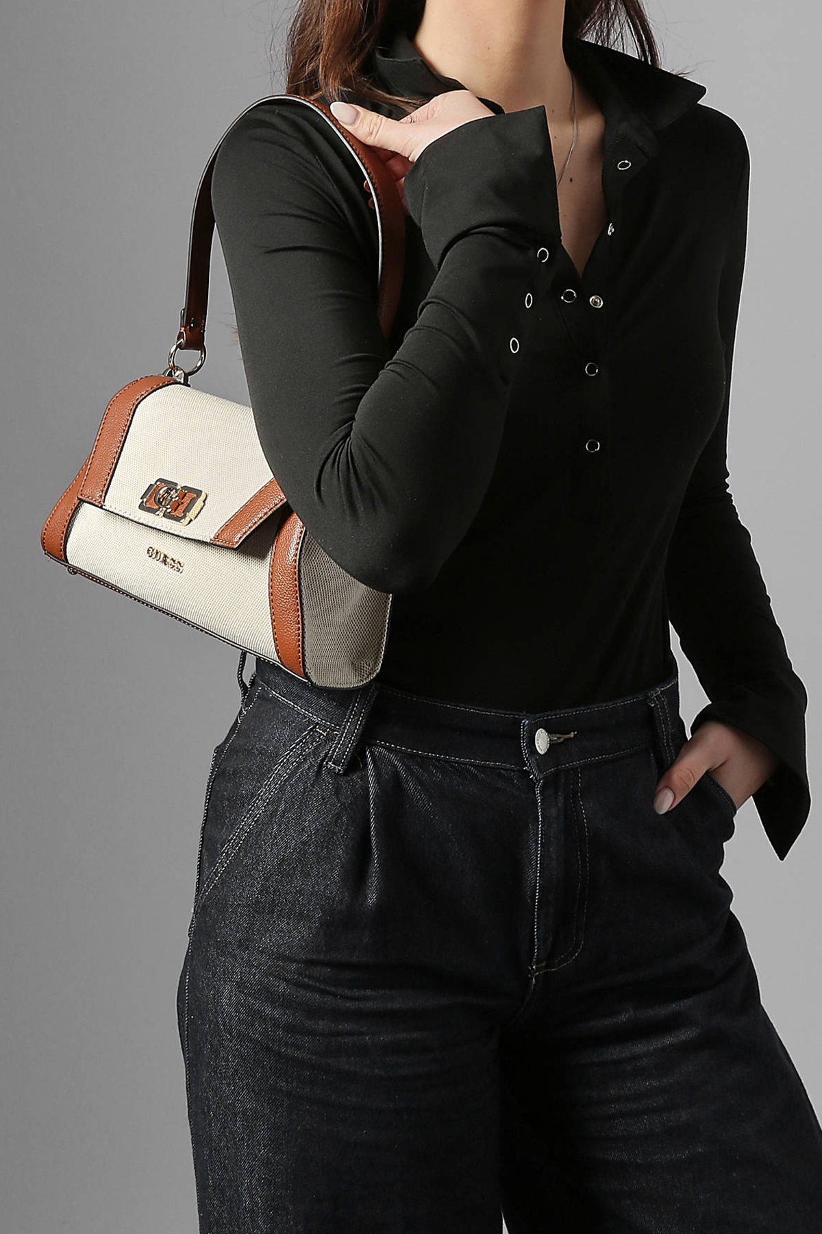 Guess Kadın Omuz Çantası KAHVERENGI