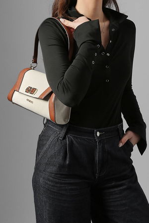 Guess Kadın Omuz Çantası KAHVERENGI