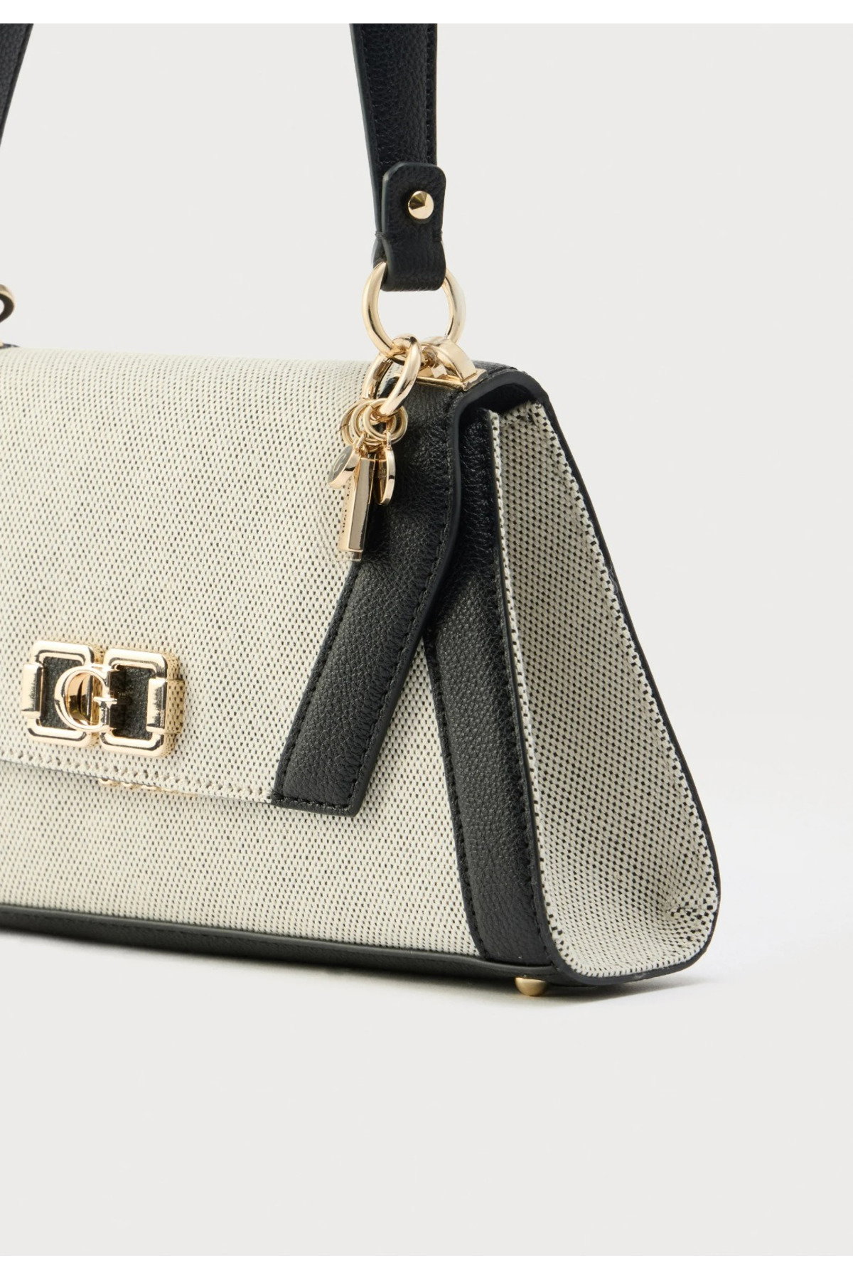 Guess Kadın Omuz Çantası SIYAH