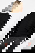 Guess Kadın Bisiklet Yaka Sweatshirt SIYAH Guess Kadın Bisiklet Yaka Sweatshirt SIYAH