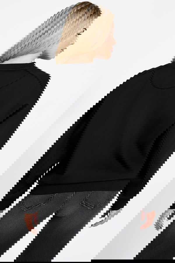 Guess Kadın Bisiklet Yaka Sweatshirt SIYAH Guess Kadın Bisiklet Yaka Sweatshirt SIYAH
