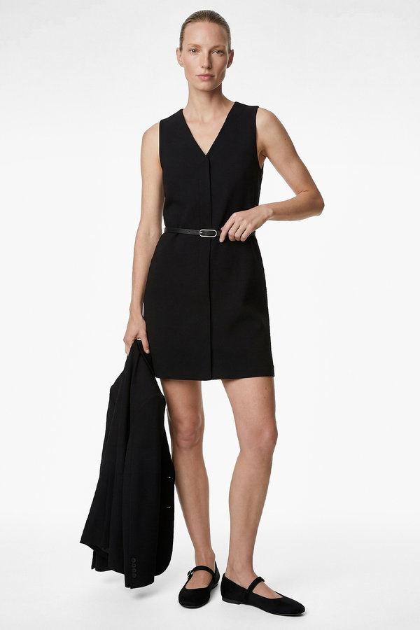 Koton Kolsuz V Yaka Kemer Detaylı Mini Elbise SİYAH