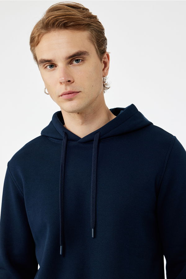 Koton Erkek Şardonlu Basic Kapşonlu Sweatshirt LACIVERT Koton Erkek Şardonlu Basic Kapşonlu Sweatshirt LACIVERT