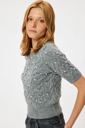 Koton İnci İşlemeli Saç Örgü Desenli Kısa Kollu Triko Kazak GRİ Koton İnci İşlemeli Saç Örgü Desenli Kısa Kollu Triko Kazak GRİ
