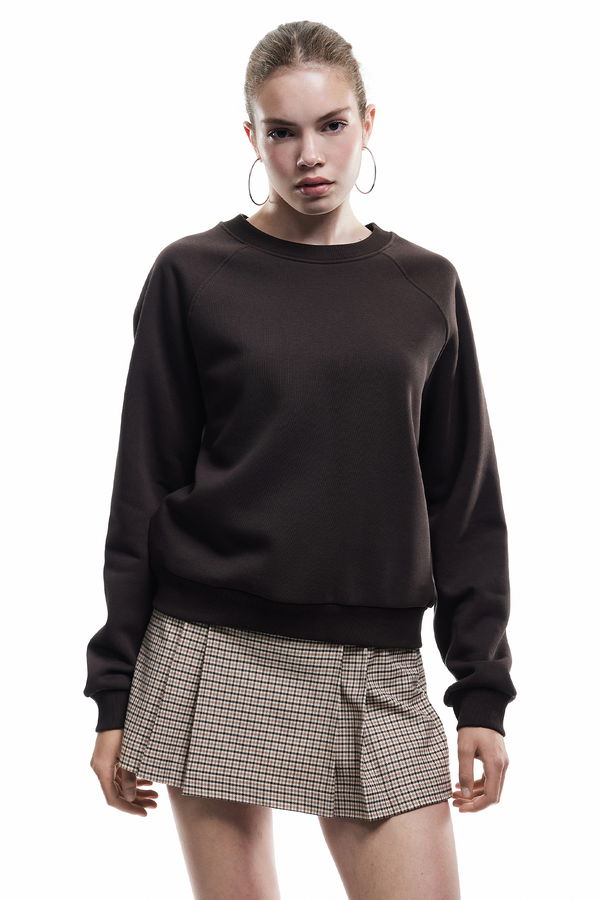 Koton Kadın Şardonlu Oversize Sweatshirt KAHVERENGI Koton Kadın Şardonlu Oversize Sweatshirt KAHVERENGI