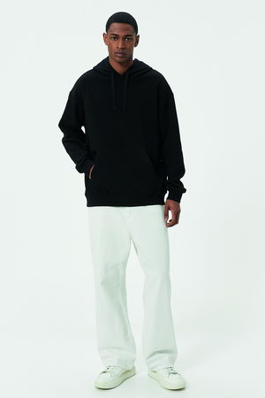 Koton  Kapşonlu Uzun Kollu Kanguru Cep Detaylı Şardonlu Oversize Sweatshirt SİYAH Koton  Kapşonlu Uzun Kollu Kanguru Cep Detaylı Şardonlu Oversize Sweatshirt SİYAH