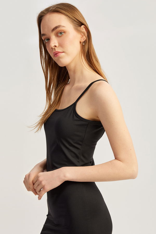 Koton Slim Fit İnce Askılı Uzun Elbise SIYAH Koton Slim Fit İnce Askılı Uzun Elbise SIYAH