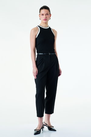 Koton Yüksek Bel Rahat Kalıp Cepli Kemer Detaylı Cigarette Pantolon SİYAH