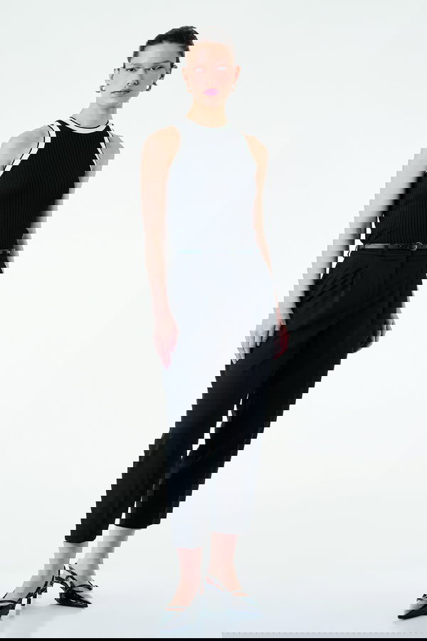 Koton Yüksek Bel Rahat Kalıp Cepli Kemer Detaylı Cigarette Pantolon SİYAH