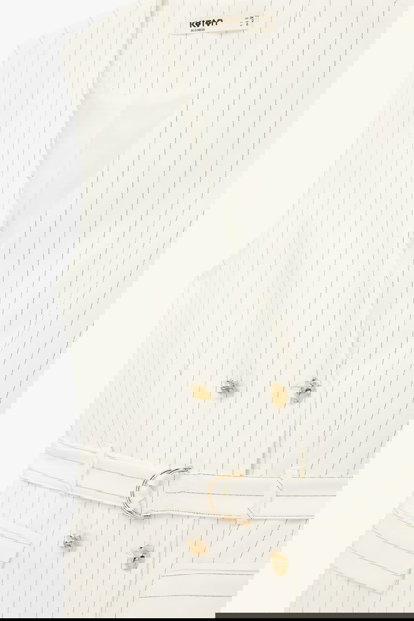 Koton Kruvaze Yaka Kolsuz Metal Aksesuarlı Kemerli Mini Ceket Elbise Beyaz