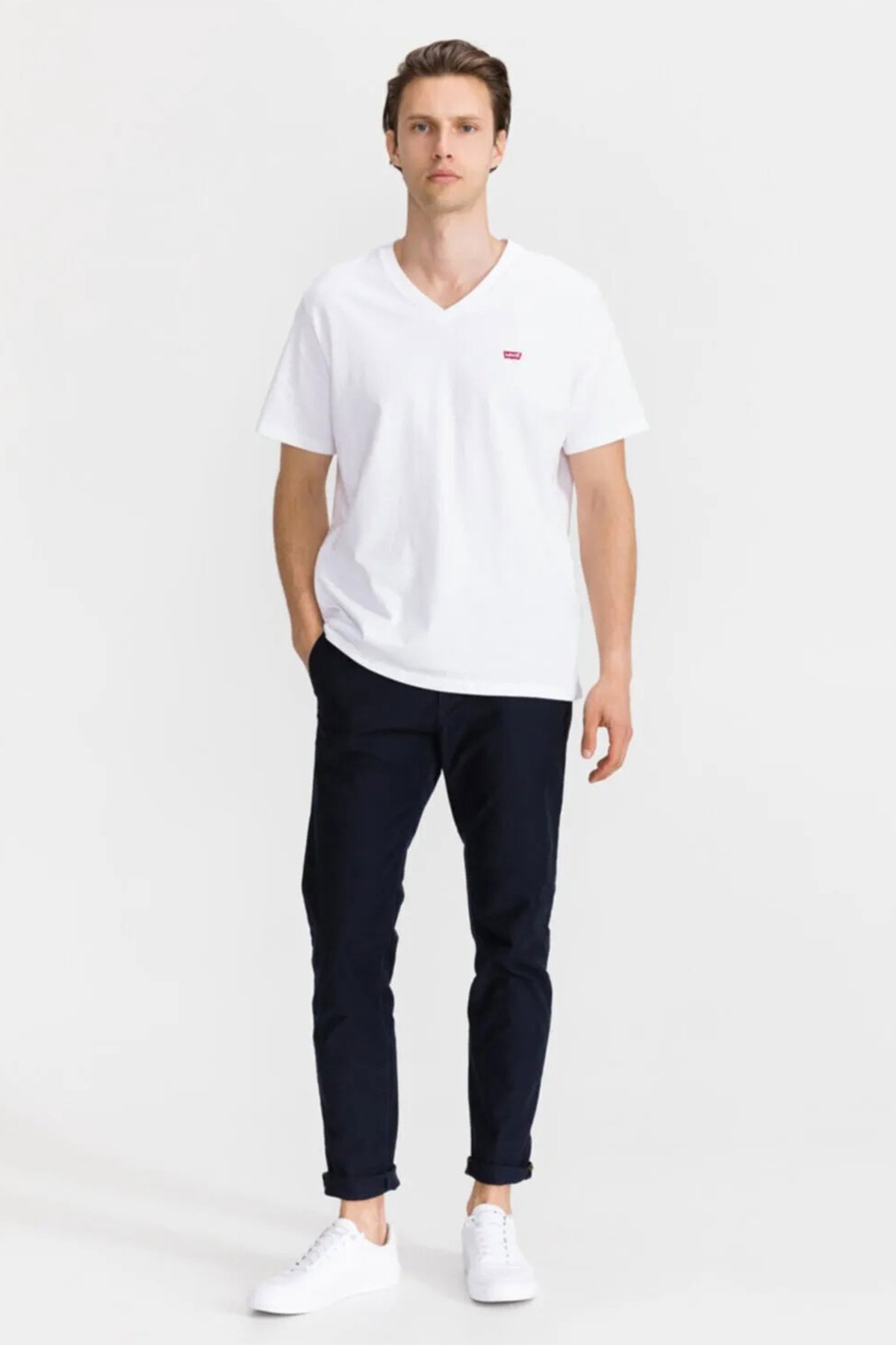 Levis Erkek V Yaka T-shirt BEYAZ