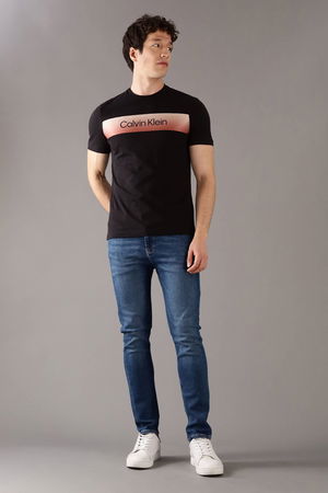 Calvin Klein Erkek T-shirt SİYAH Calvin Klein Erkek T-shirt SİYAH