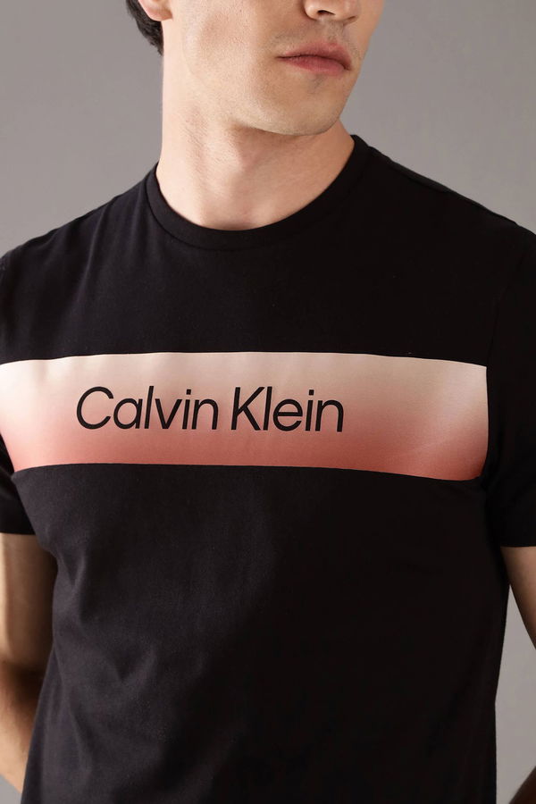 Calvin Klein Erkek T-shirt SİYAH Calvin Klein Erkek T-shirt SİYAH