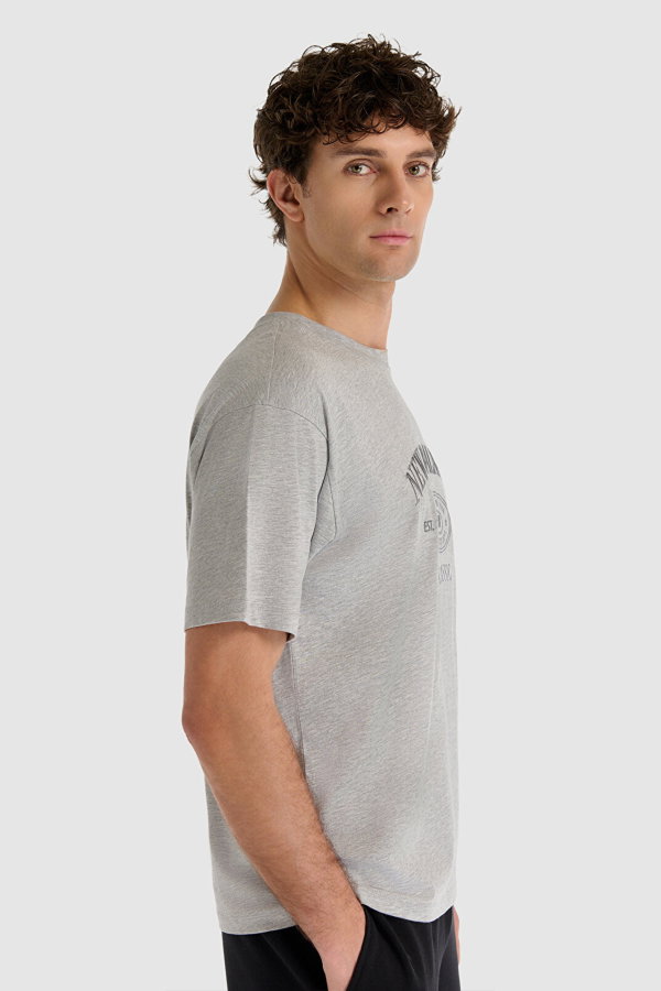 New Balance Erkek Bisiklet Yaka Erkek T-shirt GRI