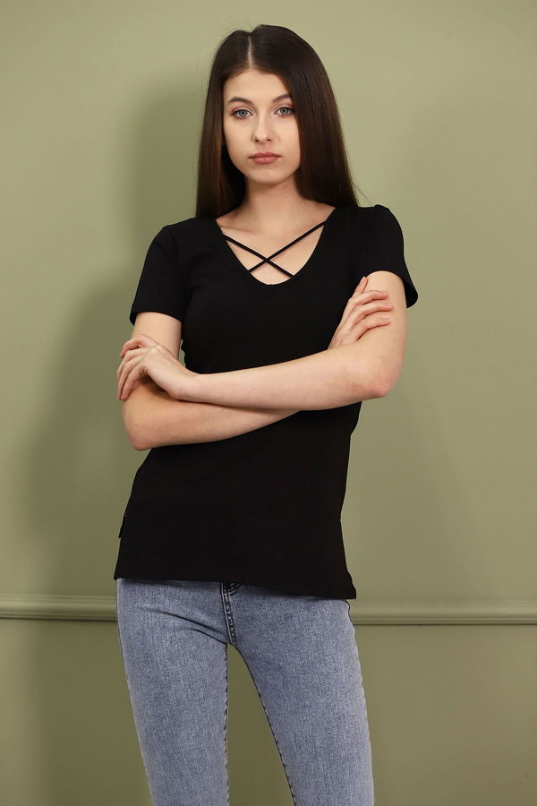 Gabria Sırt Çapraz İp Detaylı T-shirt Gabria Sırt Çapraz İp Detaylı T-shirt