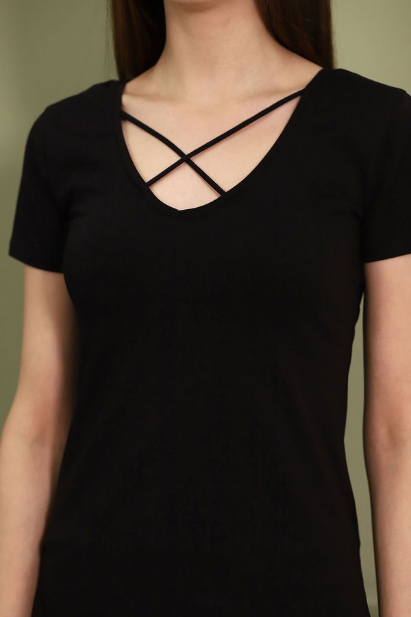 Gabria Sırt Çapraz İp Detaylı T-shirt Gabria Sırt Çapraz İp Detaylı T-shirt
