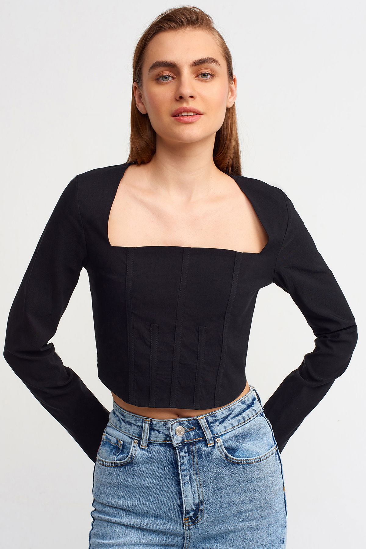 Dilvin Sırt Pencere Detaylı Crop Top SİYAH