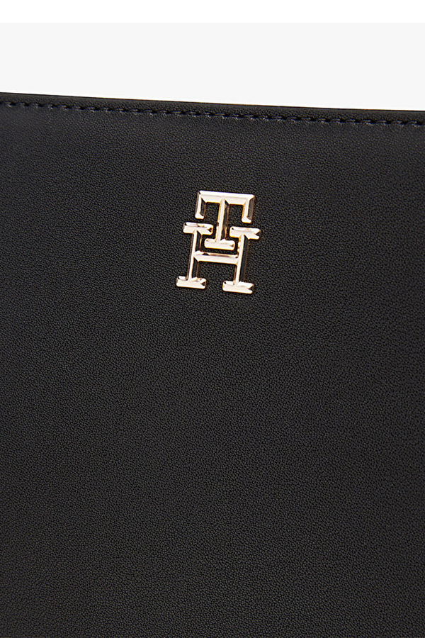 Tommy Hilfiger Kadn Çapraz Çanta SIYAH Tommy Hilfiger Kadn Çapraz Çanta SIYAH