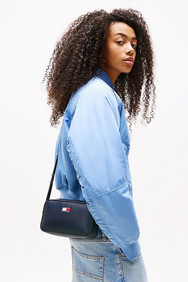 Tommy Hilfiger Kadın Çanta LACIVERT Tommy Hilfiger Kadın Çanta LACIVERT