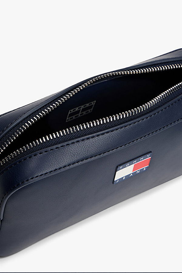 Tommy Hilfiger Kadın Çanta LACIVERT Tommy Hilfiger Kadın Çanta LACIVERT