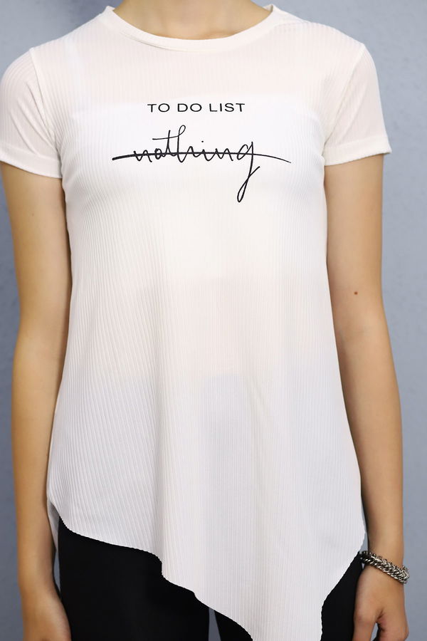 Asimetrik Kesim Baskılı T-shirt Asimetrik Kesim Baskılı T-shirt