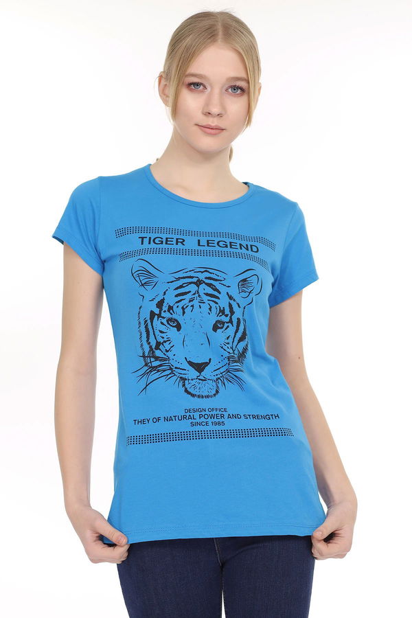 V Yaka Yırtmaçlı T-shirt V Yaka Yırtmaçlı T-shirt
